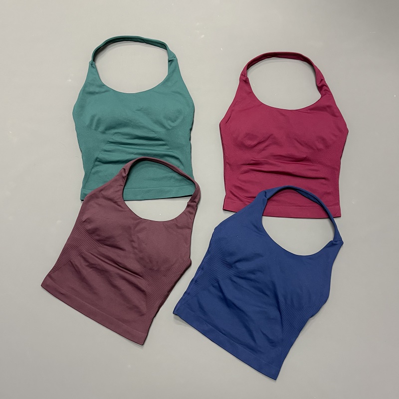 Yoga Fitness Matte - قميص رياضي نسائي برقبة هالتر بدون